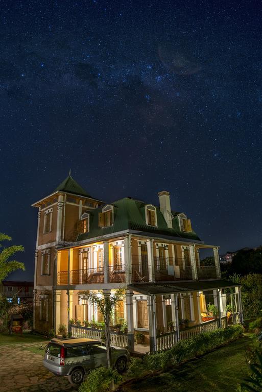 Meva Guesthouse أنتاناناريفو المظهر الخارجي الصورة