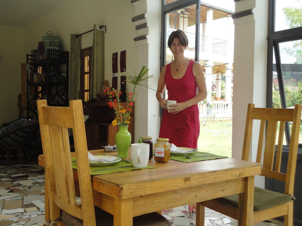 Meva Guesthouse أنتاناناريفو المظهر الخارجي الصورة