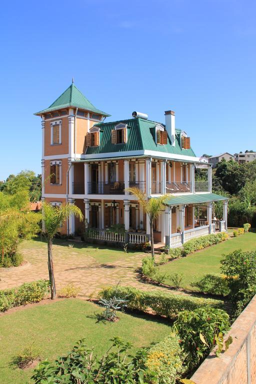 Meva Guesthouse أنتاناناريفو المظهر الخارجي الصورة