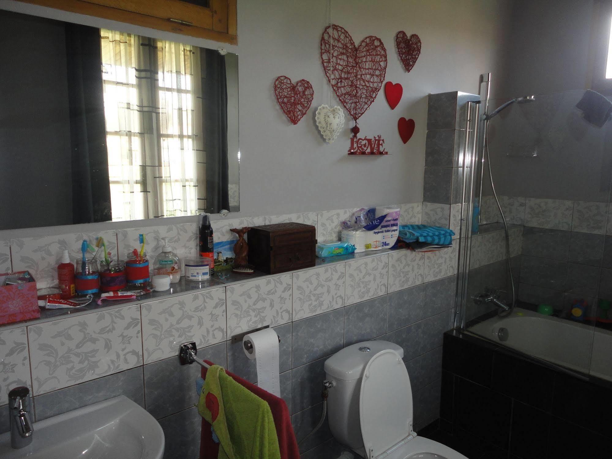 Meva Guesthouse أنتاناناريفو المظهر الخارجي الصورة