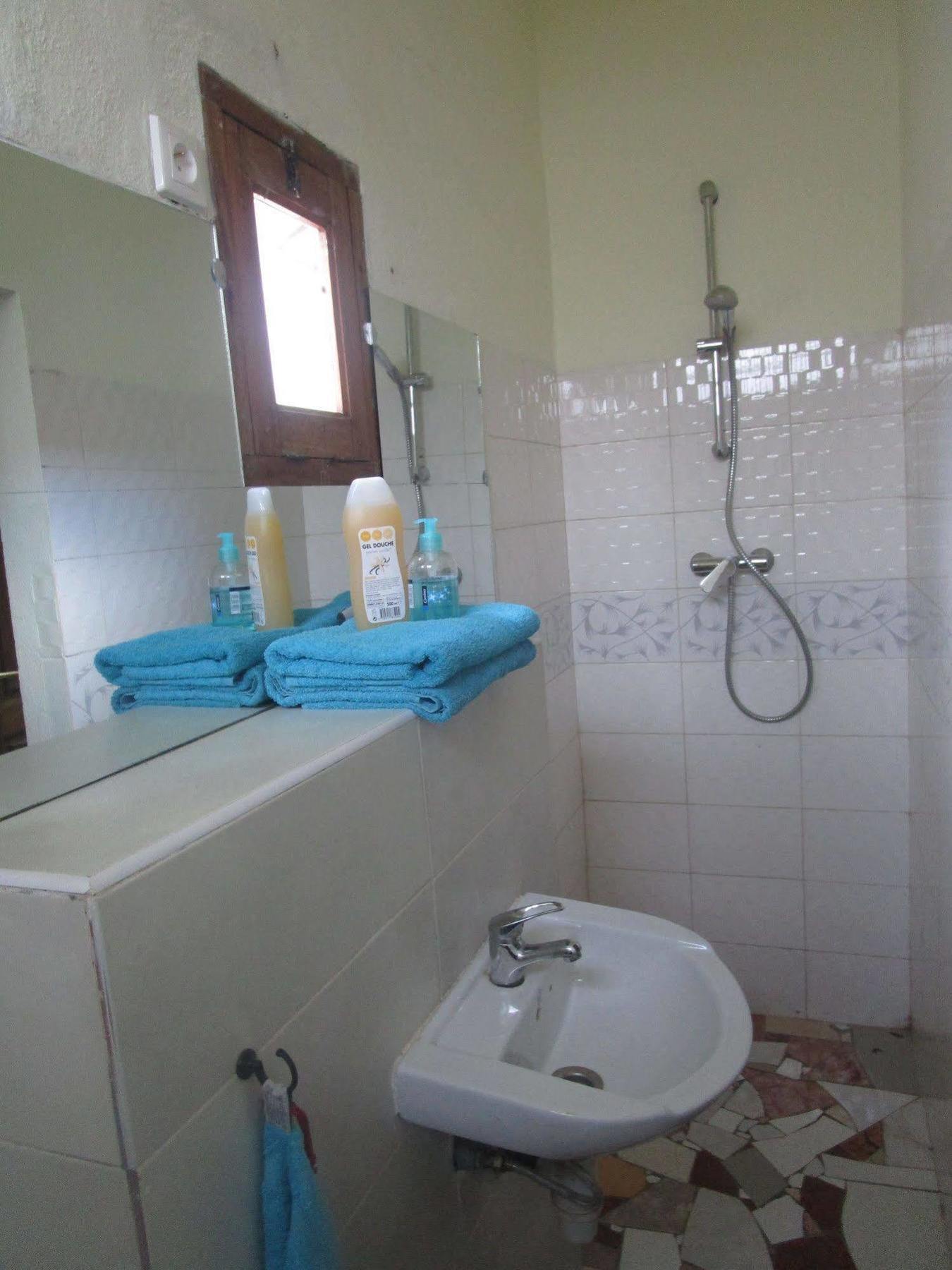 Meva Guesthouse أنتاناناريفو المظهر الخارجي الصورة