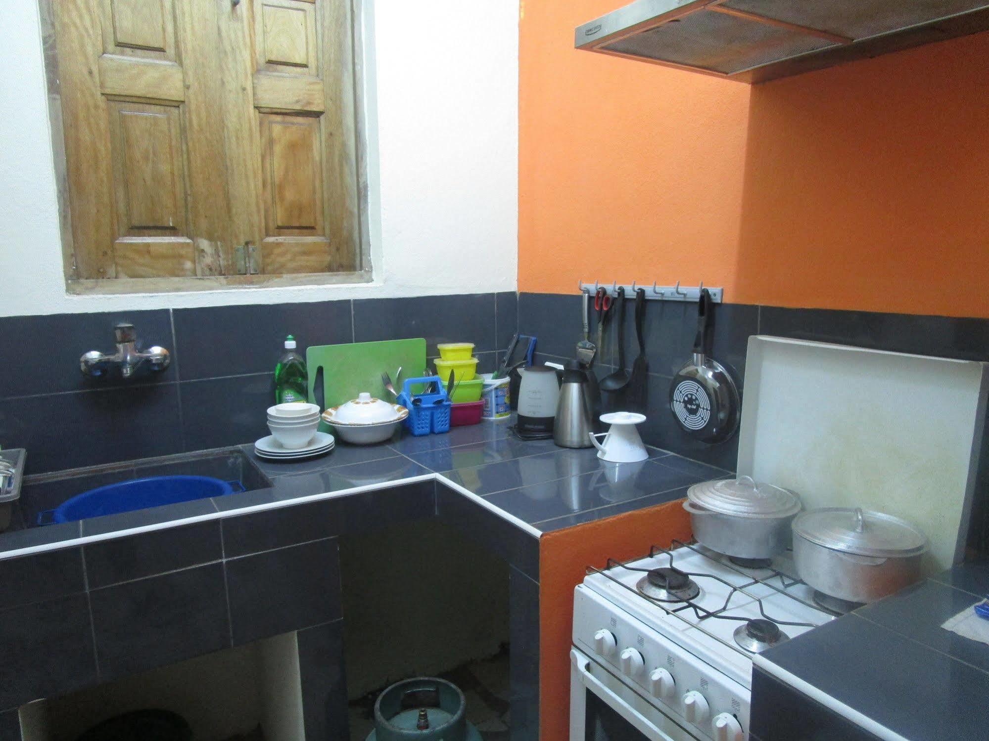 Meva Guesthouse أنتاناناريفو المظهر الخارجي الصورة