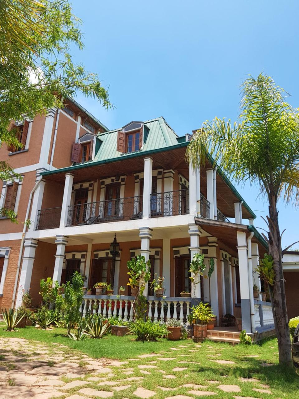 Meva Guesthouse أنتاناناريفو المظهر الخارجي الصورة