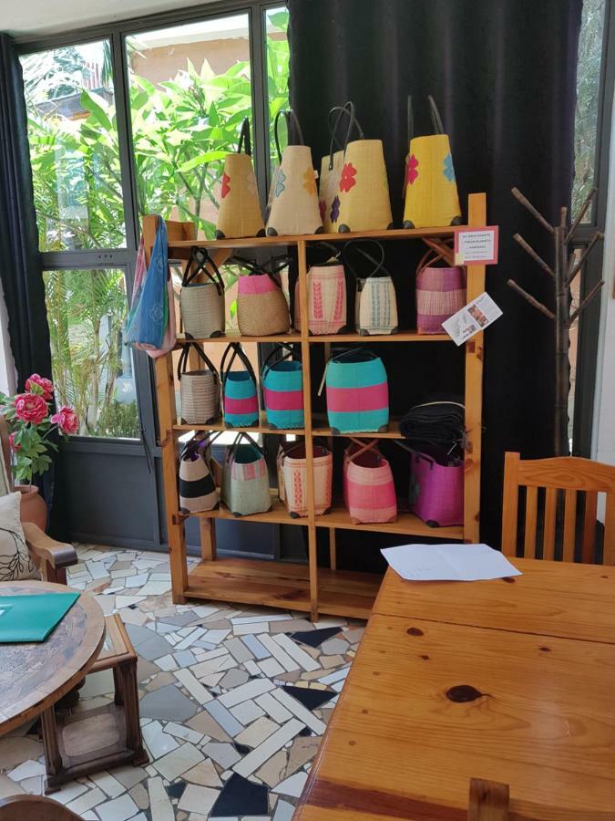 Meva Guesthouse أنتاناناريفو المظهر الخارجي الصورة