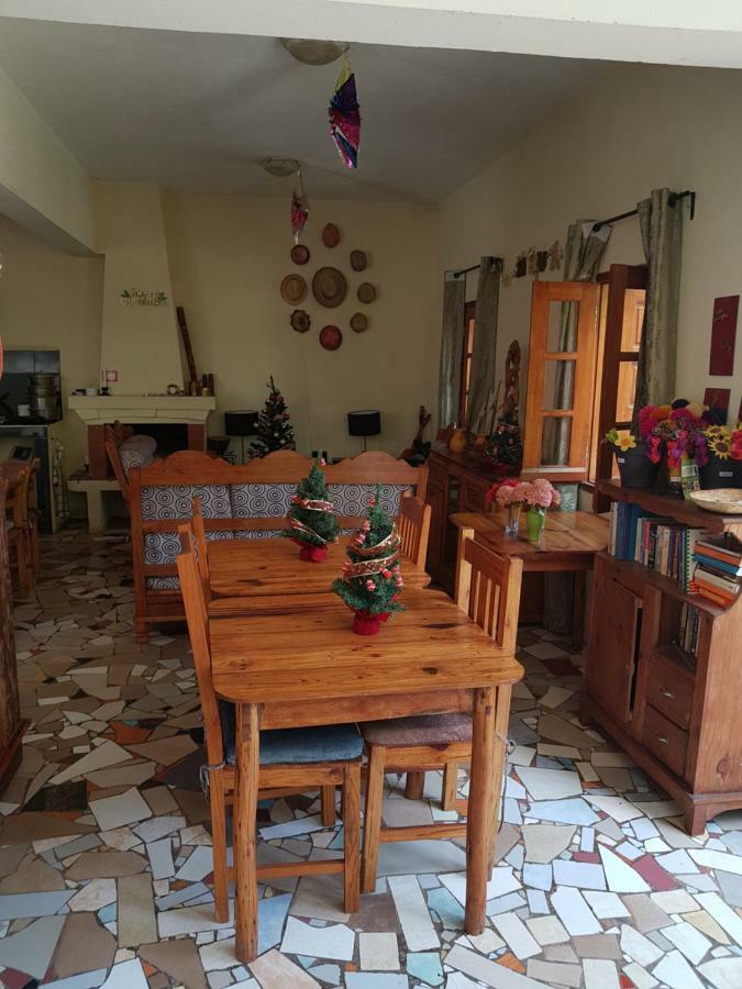 Meva Guesthouse أنتاناناريفو المظهر الخارجي الصورة